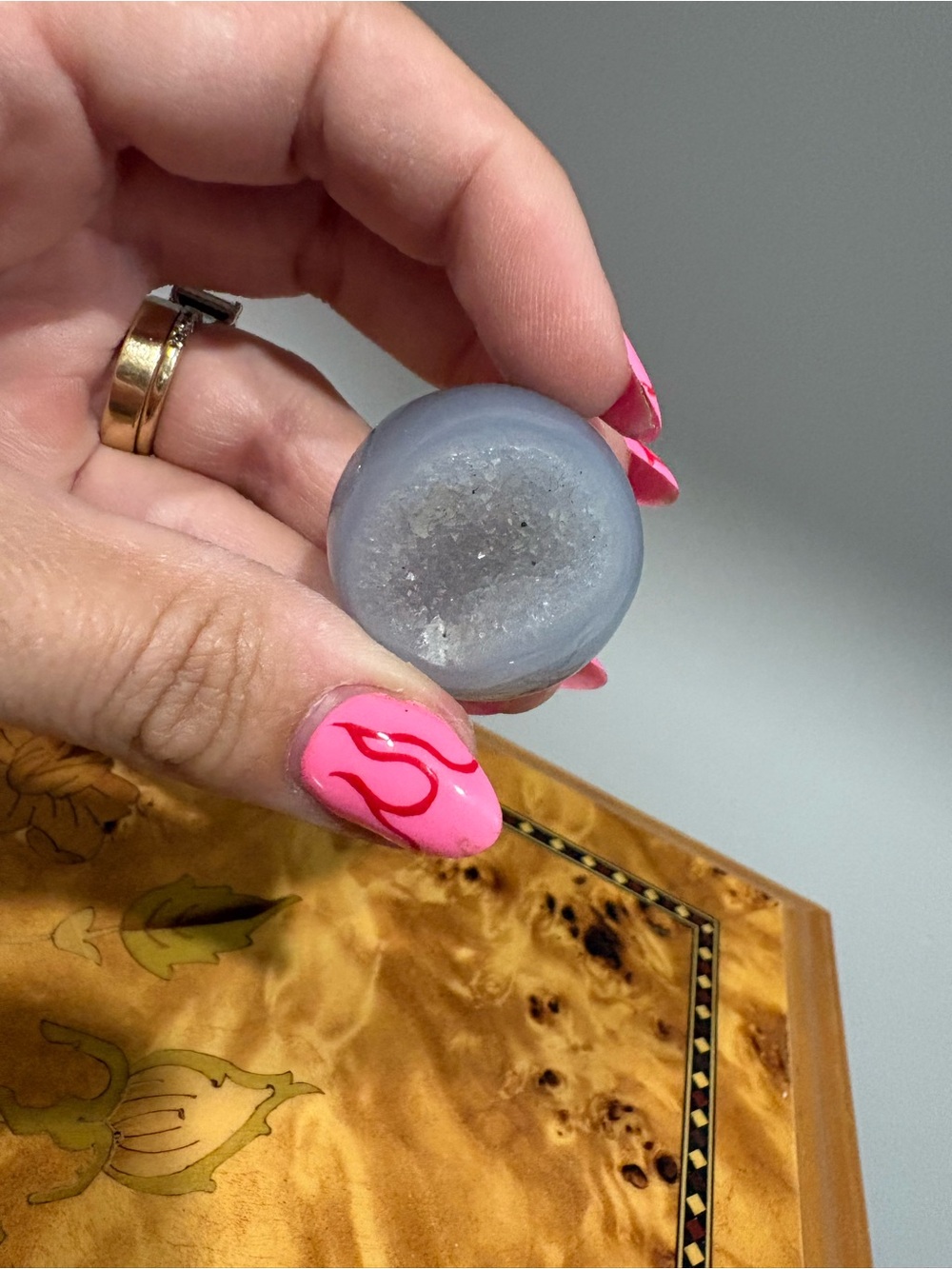 Round Gray Druzy Crystal Palm Stone